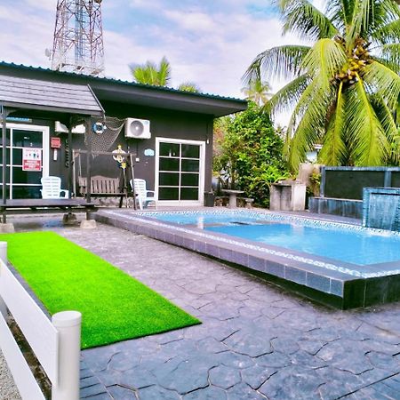 Penarik Baru Homestay Kampung Penarik Eksteriør billede